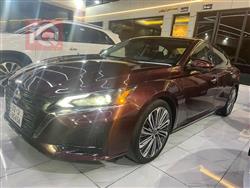 نيسان ألتيما